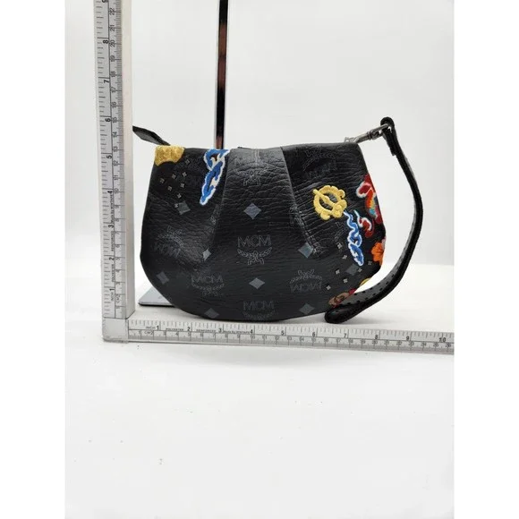❤️SOLD❤️*RARE* MCM Studded/Embroidered Wristlet 439MCMXEA - Picture 6 of 11